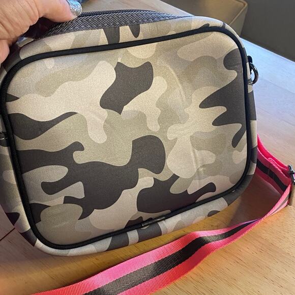 HAUTE SHORE Camouflage Crossbody Bag with Pink Stripes - Picture 6 of 9